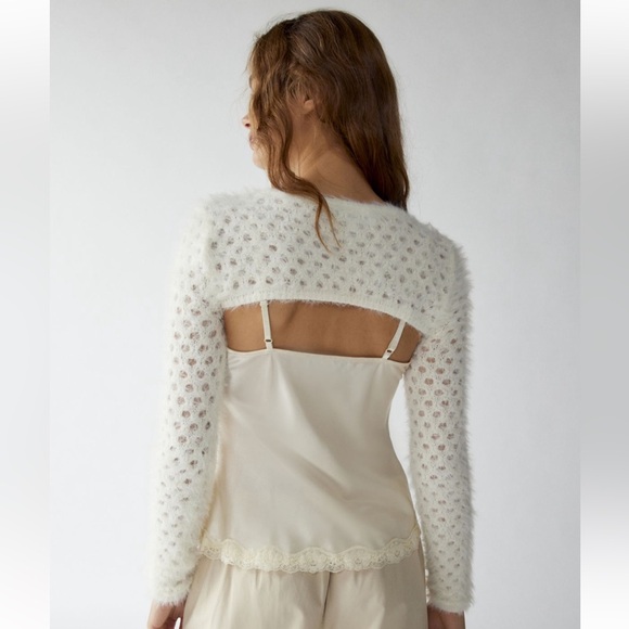 NWOT UO Fuzzy Shrug Sweater - Picture 6 of 6